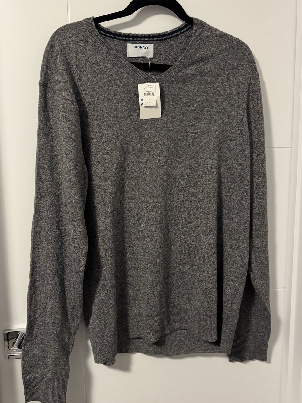 Old Navy Men's Gray V neck Sweater, Size L, New with Tags
